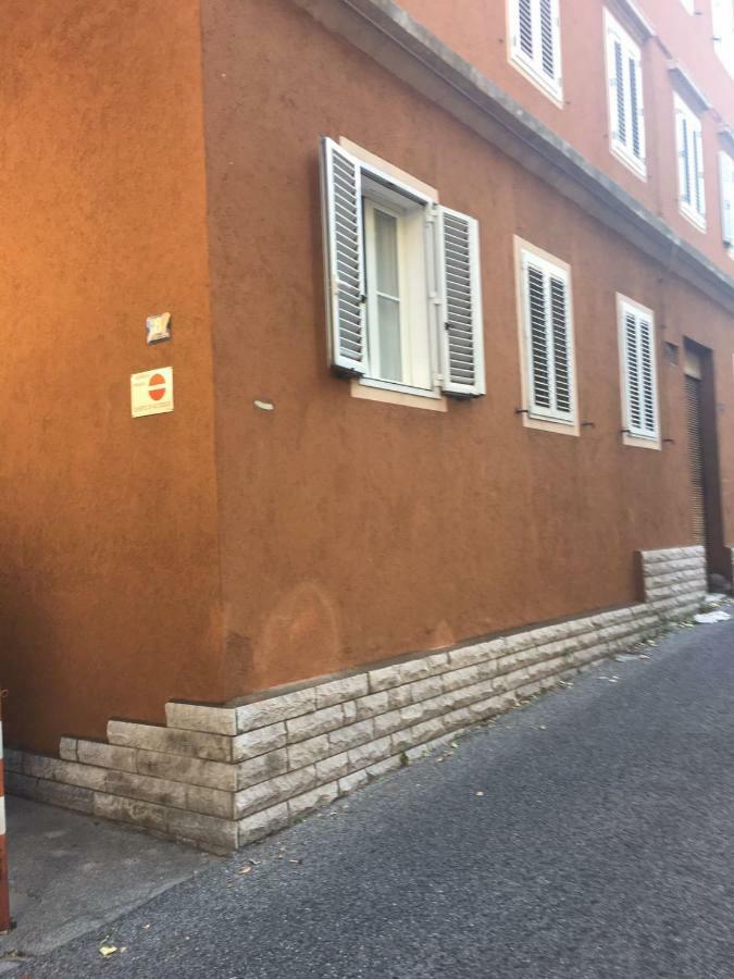 Casa Del Cucciolo Con Parcheggio Privato Appartement Triëst Buitenkant foto